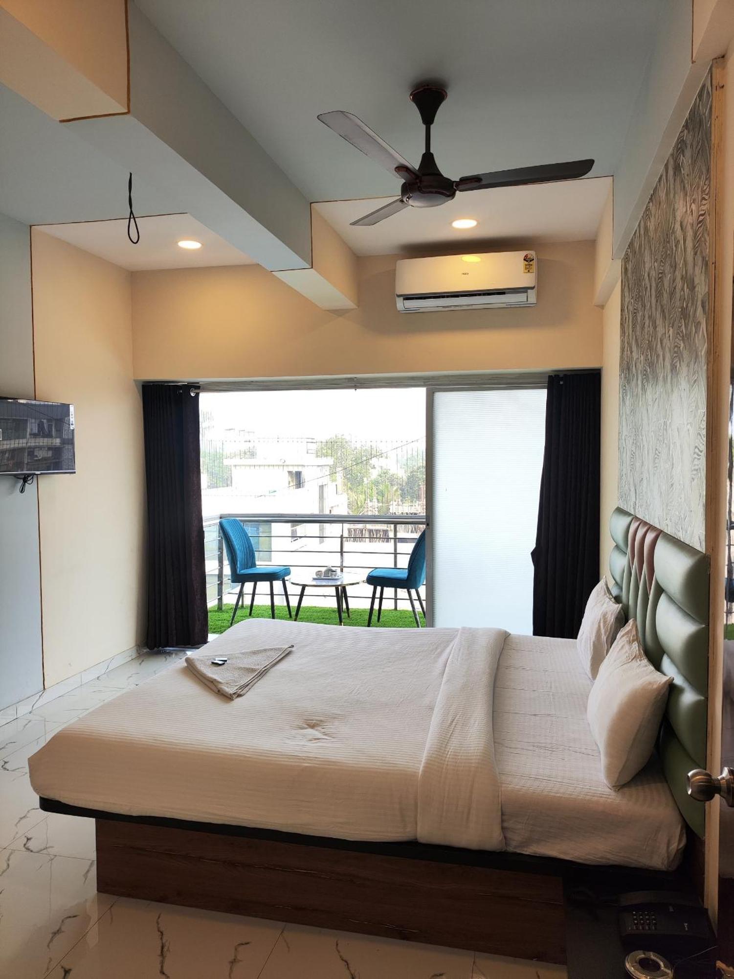 New Balaji Residency By Glitz Hotels Ulhāsnagar Extérieur photo