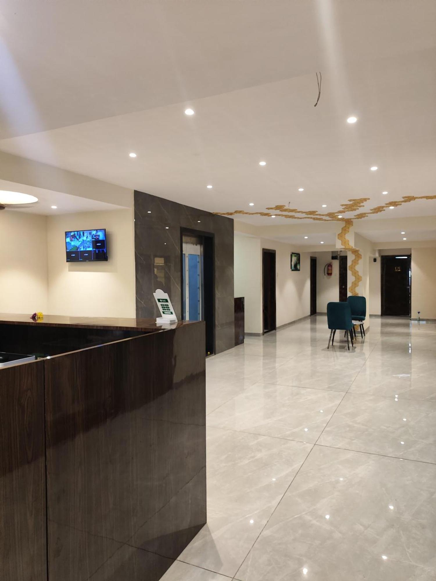 New Balaji Residency By Glitz Hotels Ulhāsnagar Extérieur photo