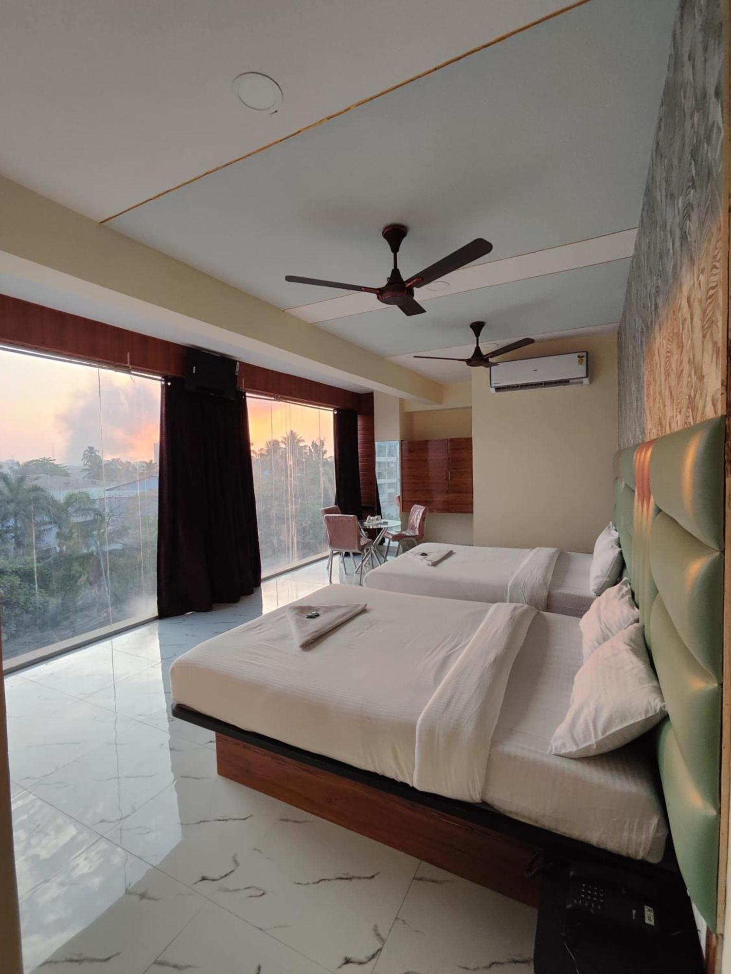 New Balaji Residency By Glitz Hotels Ulhāsnagar Extérieur photo