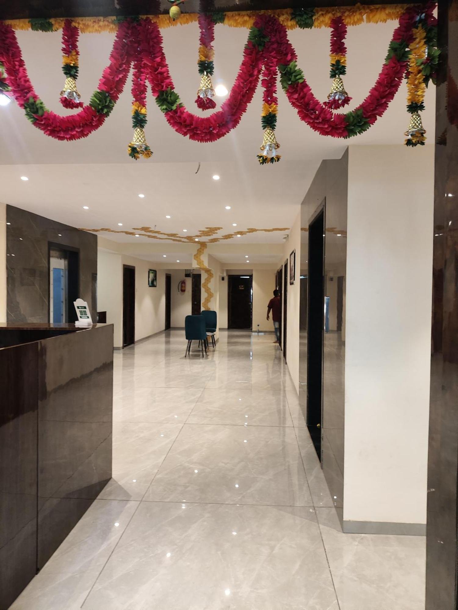 New Balaji Residency By Glitz Hotels Ulhāsnagar Extérieur photo